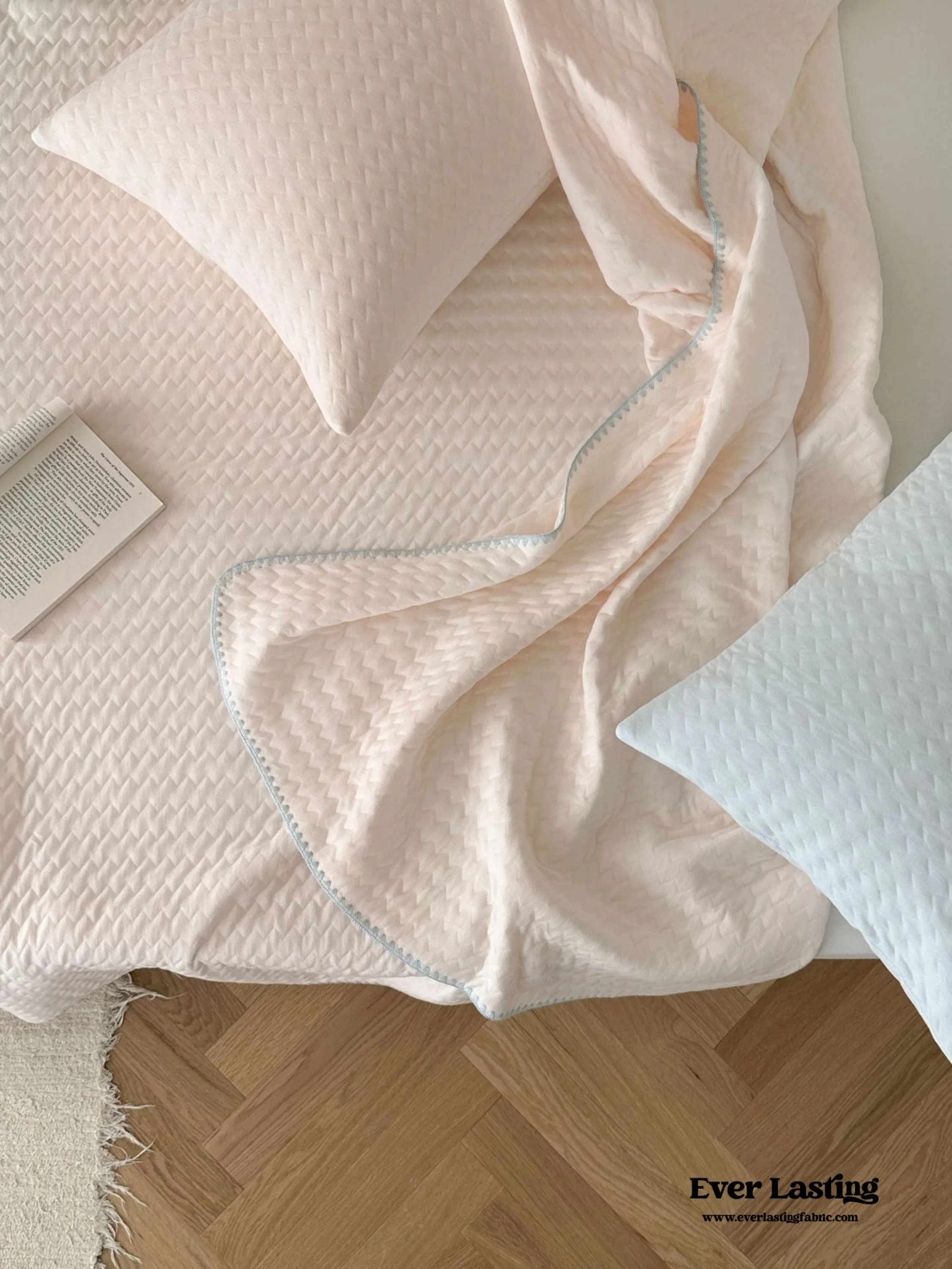 Breathable Pastel Knitted Blanket