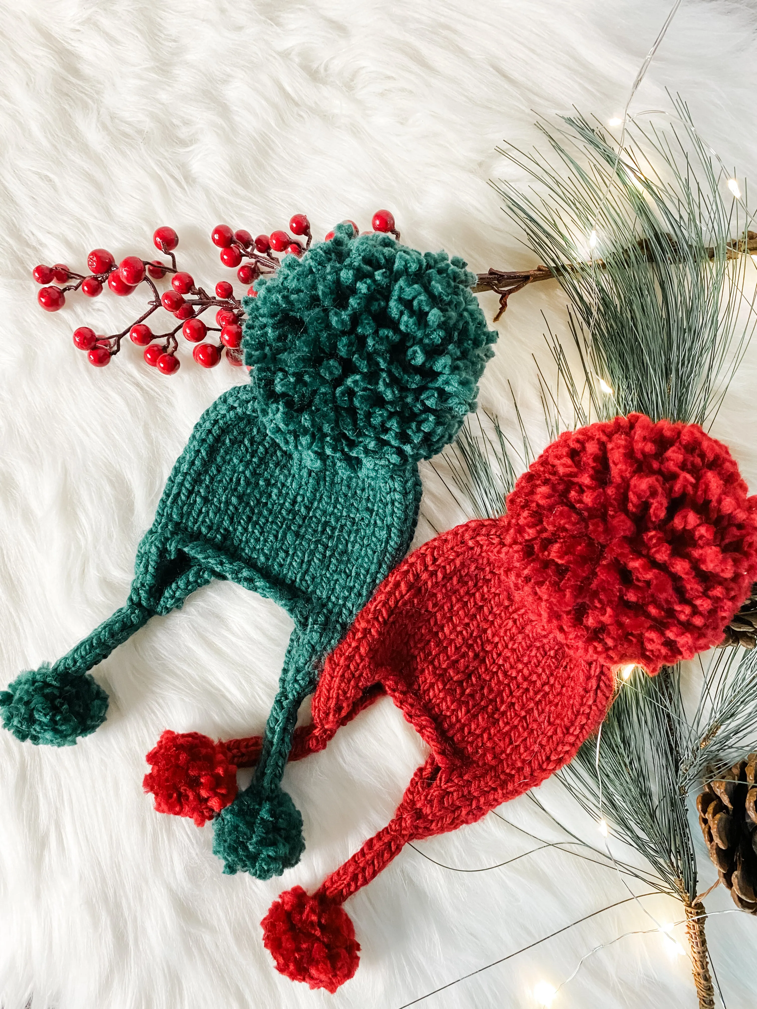 Knitted Christmas Hats in Red and Green for Babies and Kids, Holiday Family Photo Prop