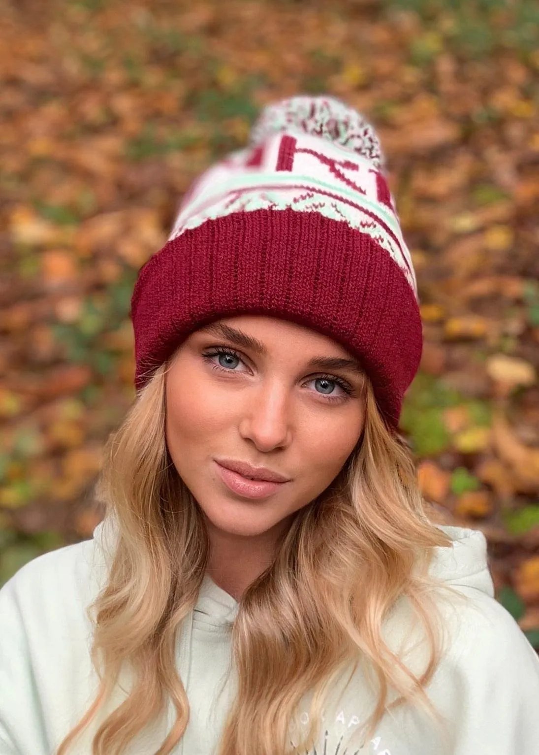 Logo Bobble Hat in Burgundy & Mint